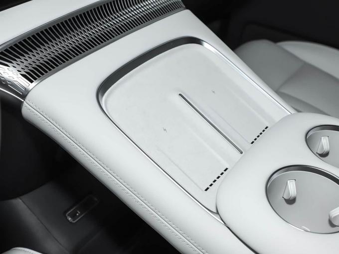 Pure New Energy ODM Véhicule électrique Xpeng X9 Grand modèle spatial MPV EV Nouvelle voiture 6