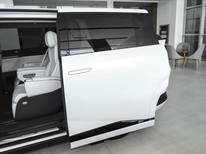 Pure New Energy ODM Véhicule électrique Xpeng X9 Grand modèle spatial MPV EV Nouvelle voiture 9