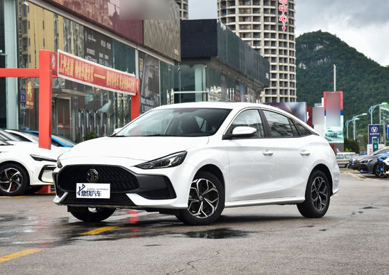 Une voiture électrique MG 4 roues adulte personnelle 2 roues motrices
