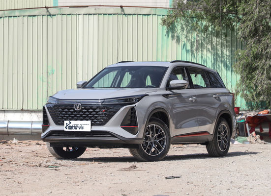 Un véhicule électrique Chang CS 75 Plus pour adultes