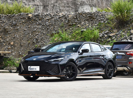 2024 OEM de haute qualité 138Kw Chang An EV Changan UNI-V 188Ps 300Nm essence essence voiture à combustible