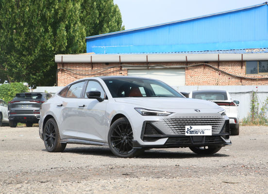 Acheter en stock Chinois rapide navire Changan UNI-V Automobile Turbo Chine voiture neuve bon marché à essence à vendre