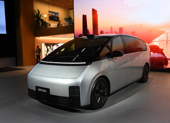 Fabrique d'automobiles compétitive 2 roues motrices Lixiang Méga Véhicule électrique MPV Auto Pure New Energy EV Car