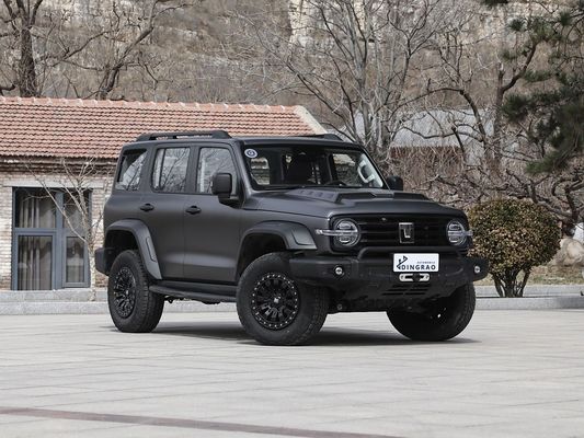 2025 4 roues motrices hybrides énergétiques 3.0T réservoir 300 SUV 500Nm 265KW 360Ps voiture à essence avec 105Km pure autonomie électrique intérieur noir / gris